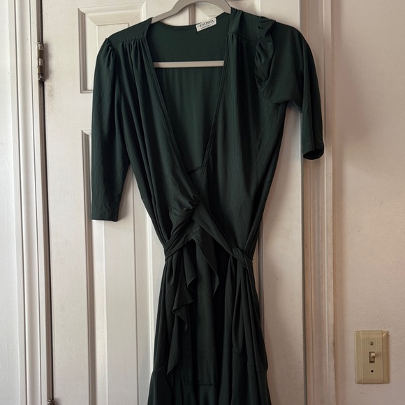 Kiyonna Dresses & Skirts - Kiyonna Deep Green Long Sleeve Wrap Dress